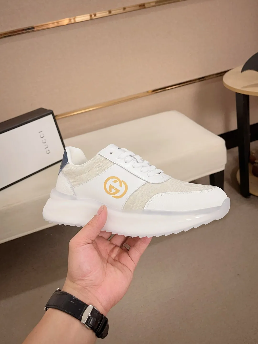 Men's men's shoes💰 462💰🇮🇹🇮🇹GUCCI🔍🔍new models are on sale at the same time at the counter. The uppers🇮🇹 are made of top-grain cowhide imported from Italy. Fully imported genuine leather lining 💪💪, completely 1⃣️ to 1⃣️ replica 🇮🇹💪💪, ⚠ sole: original sole provided by the original factory, exclusive movable molded sole super comfortable, ⚠ original factory follow-up, 🔍🔍 high quality, you can go in and out of the counter at will, welcome to compare⚠. Code number:38-44